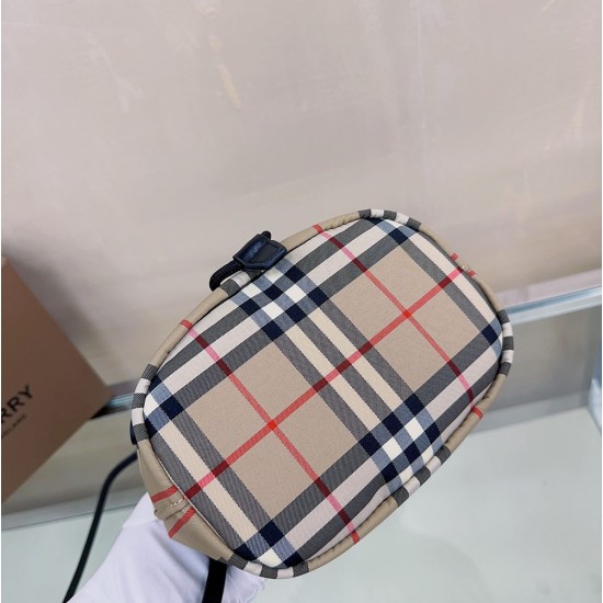 Burberry Bucket Bag In Striped Cotton Canvas 18cm
