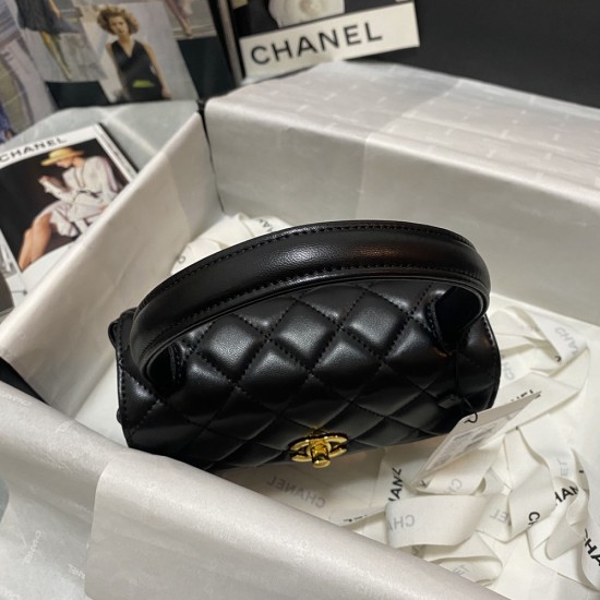 Chanel 22 Top Handle Bag in Lambskin 20cm