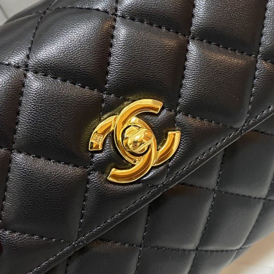Chanel 22 Top Handle Bag in Lambskin 20cm
