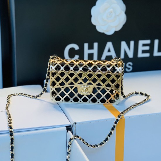 Chanel Mini Evening Bag in Golden Metal And Lambskin 12cm