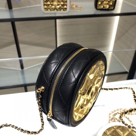 Chanel Round Bag In Gold Metal And Lambskin
