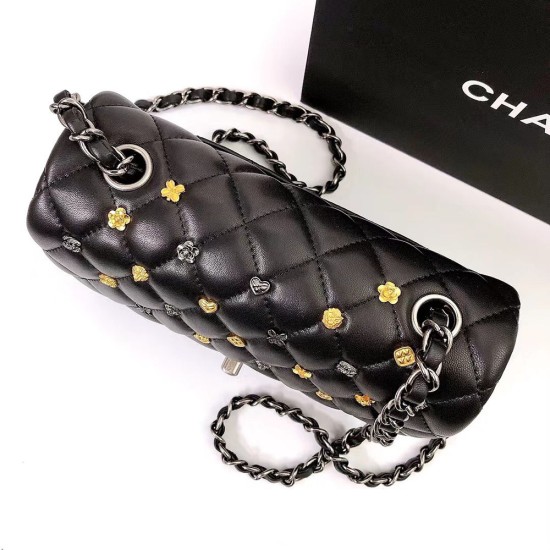 Chanel Classic Flap Bag in Lambskin With Lucky Charm 20cm