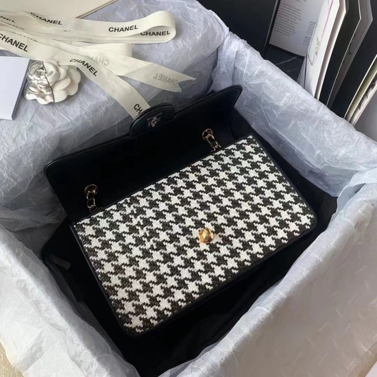 Chanel Flap Bag in Raffia 26cm