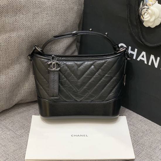 Chanel Gabrielle Hobo Bag In Oil Wax Leather With V Pattern 20cm