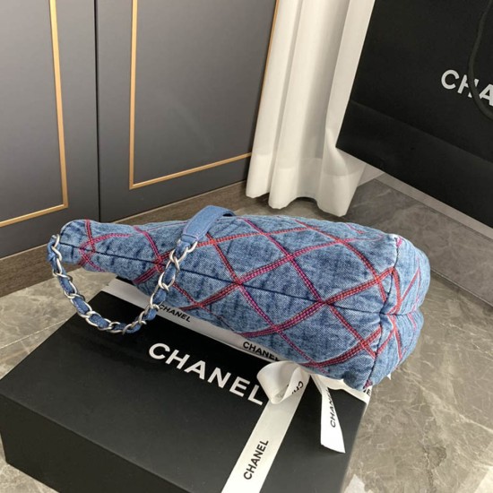 Chanel Coco Beach Shopping Bag in Denim Fabric With Contrasting Threads 27cm