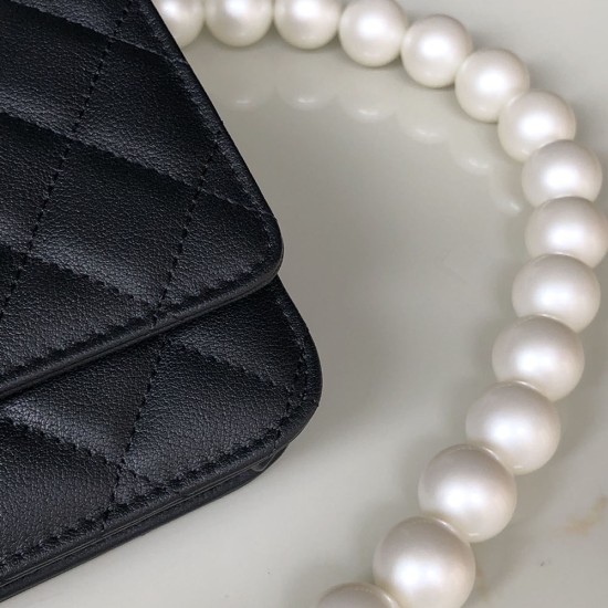 Chanel Wallet on Chain in Lambskin With Imitation Pearls Chains 19cm