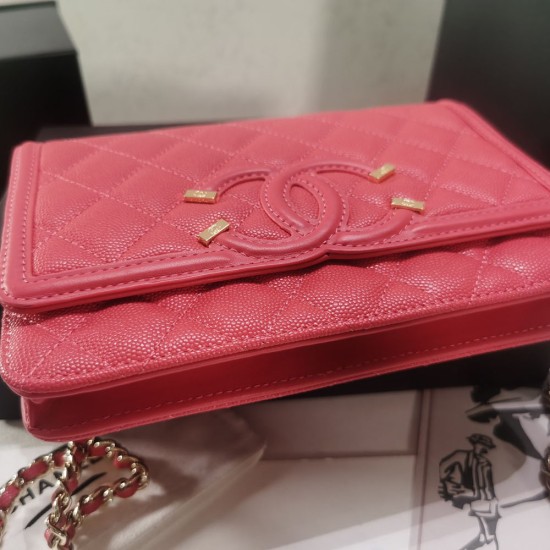 Chanel Vintage Wallet on Chain In Caviar Calfskin With Leather C Logo 19cm