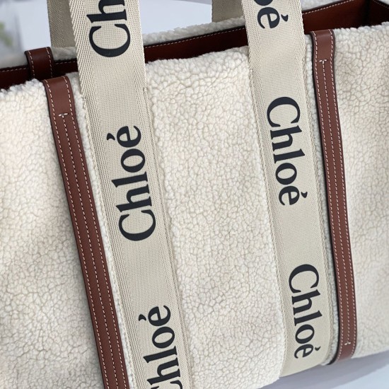 Chloe Woody Tote Bag in Luxurious Shearling Fabric