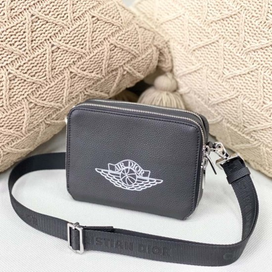 Dior Men's Messenger Bag In Grained Calfskin 17cm