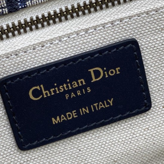 Dior Addict Bag In Dior Oblique Jacquard 24cm