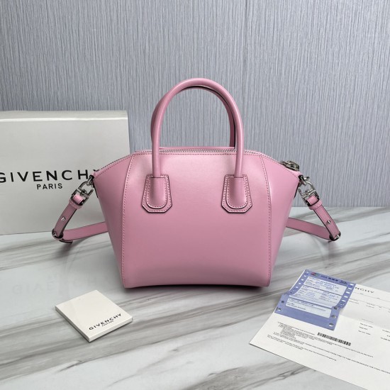 Givenchy Antigona Top Handle Bag in Box Leather With Chain