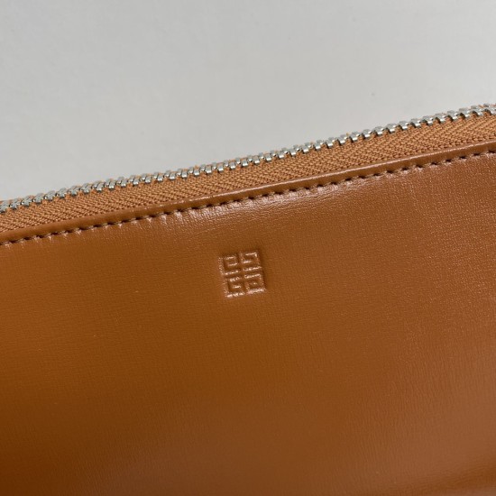 Givenchy Antigona Shoulder Bag in Box Leather
