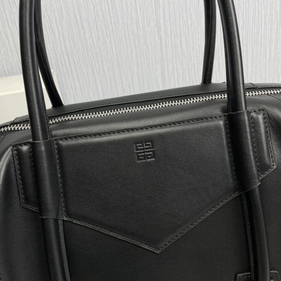 Givenchy Medium Antigona Soft Lock Bag in Smooth Leather