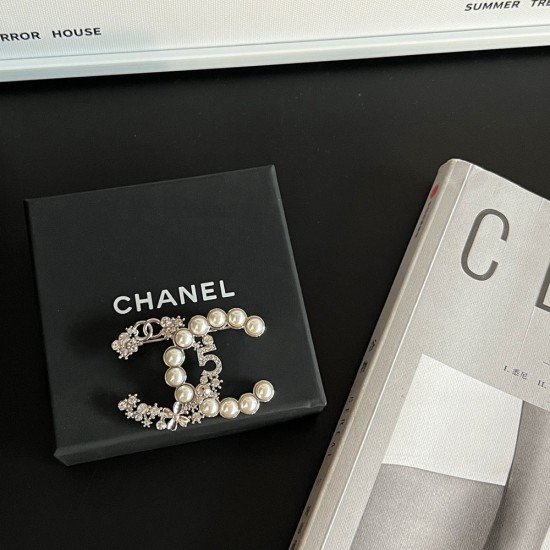 Chanel Brooch In Metal Glass Pearls Strass And Crystal