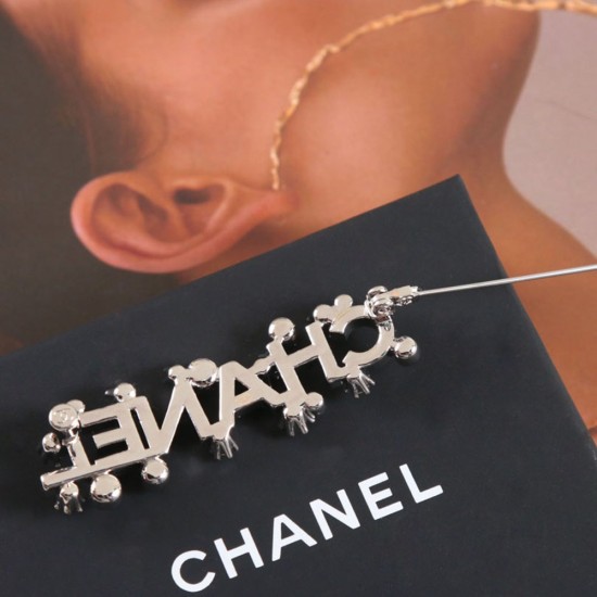 Chanel Brooch In Metal And Strass