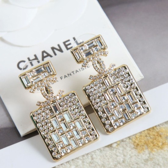 Chanel Earrings in Metal Strass And Crystal