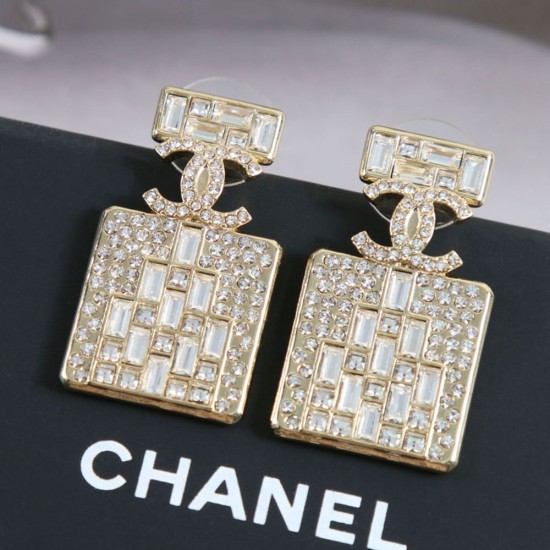 Chanel Earrings in Metal Strass And Crystal