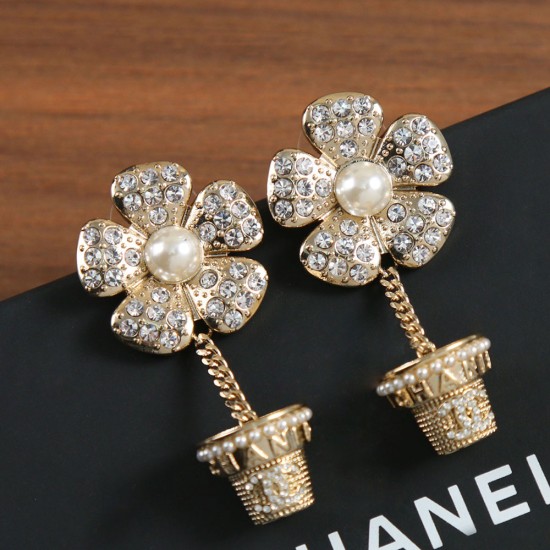 Chanel Clip-on Pendant Earrings in Metal Pearls Strass And Crystal