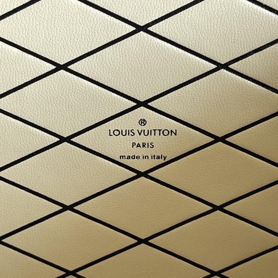 LV Petite Malle Box Bag in Crocodilien Leather With Contrasting Smooth Cowhide Leather 7 Colors 20cm