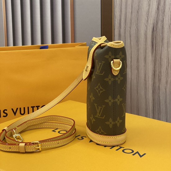 LV Fold Me Pouch In Monogram Canvas And Natural Cowhide Leather