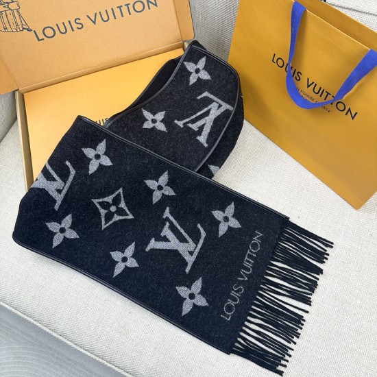 LV Fall For You Scarf