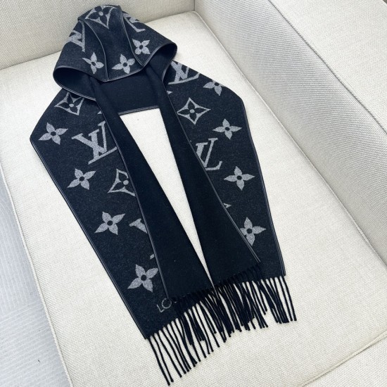LV Fall For You Scarf