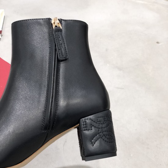 Ferragamo Gancini Ankle Boot With Embroidery In Calf Leather 2 Colors