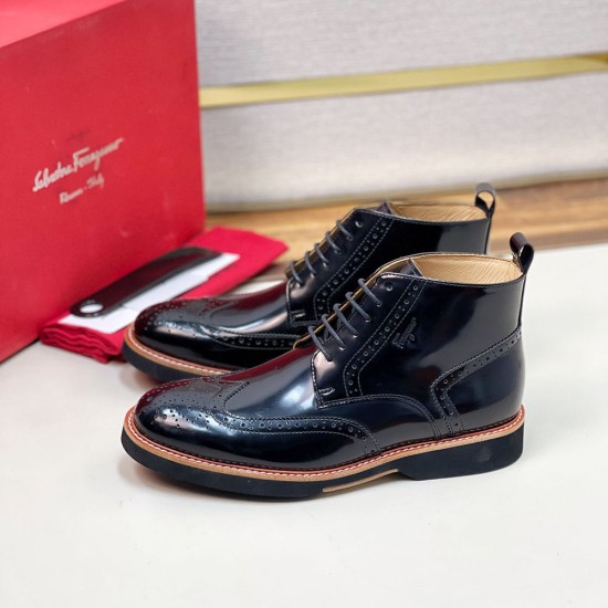 Ferragamo Chelsea Lace Up Boot In Patent Leather