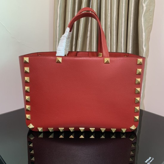 Valentino Roman Stud Shopping Bag in Grained Calfskin